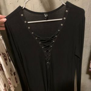 Long sleeved - basic black dress - ties in front